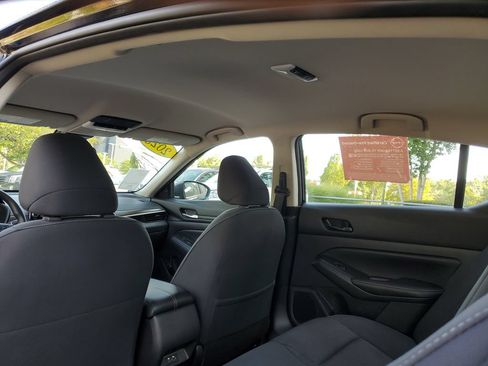 Certified 2025 Nissan Altima 2.5 SV FWD image 13
