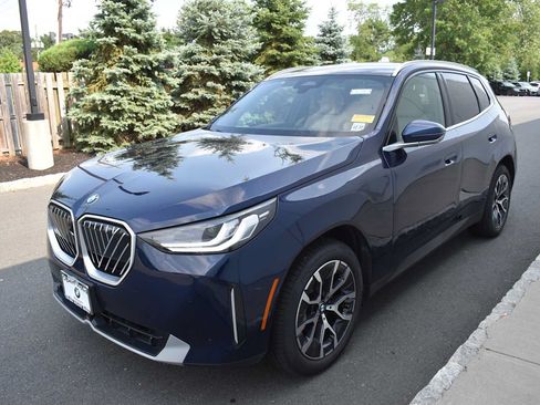 Used 2026 BMW X3 xDrive30i w/ Premium Package AWD/4WD image 3