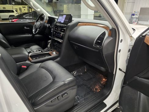 Used 2023 Nissan Armada SL w/ Captain's Chairs Package image 37