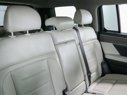 Used 2025 Hyundai Santa Fe Limited FWD image 30