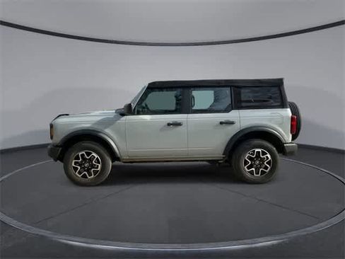 Used 2022 Ford Bronco Base image 5