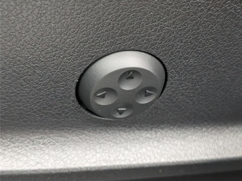 Used 2021 Mercedes-Benz GLB 250 4MATIC image 21