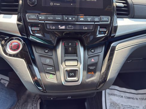 Used 2023 Honda Odyssey Touring image 17