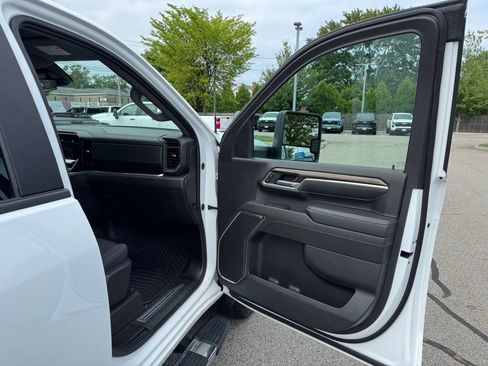 Used 2024 Chevrolet Silverado 2500 LT image 23