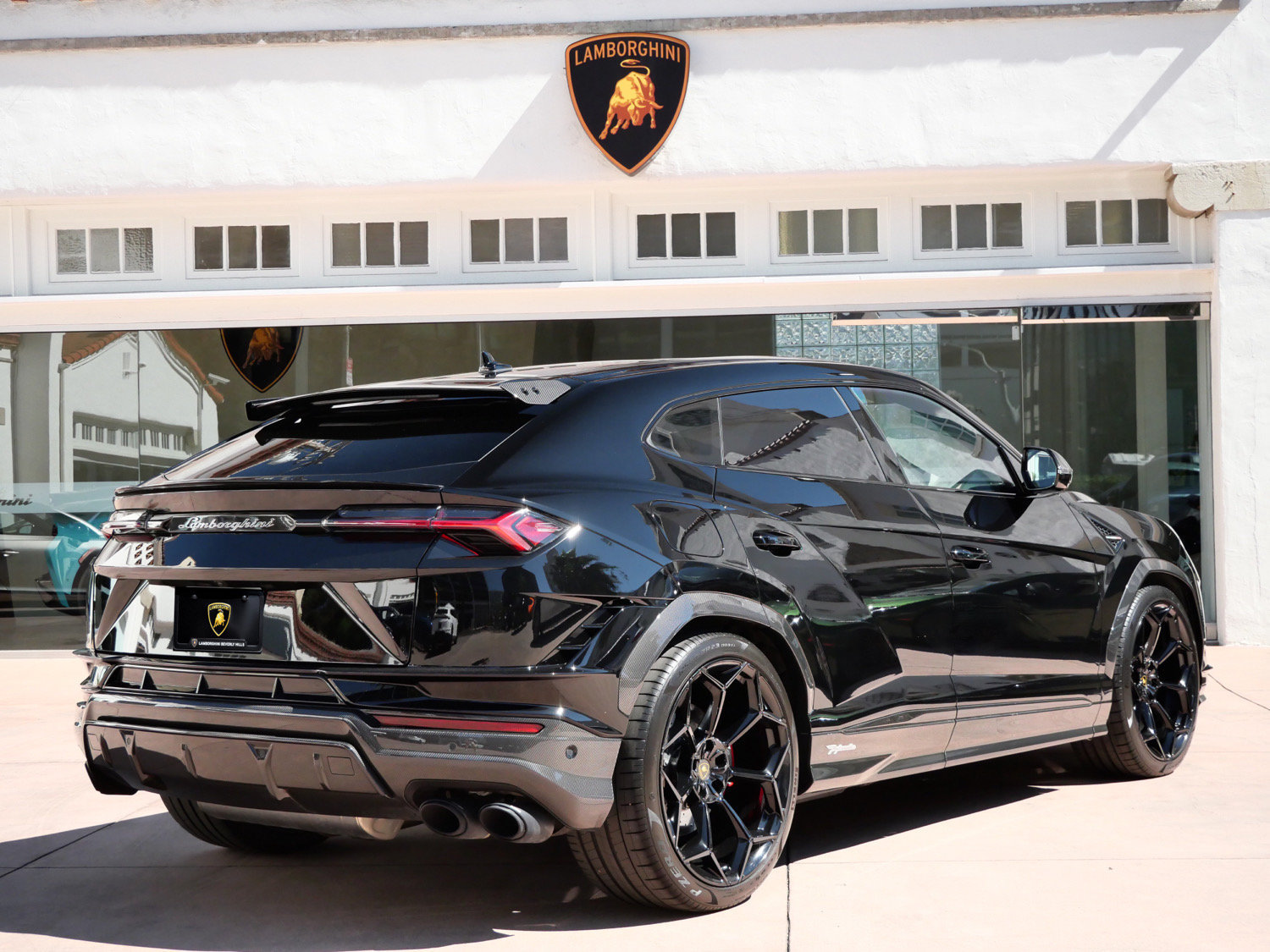 Used 2024 Lamborghini Urus Performante AWD/4WD image 3