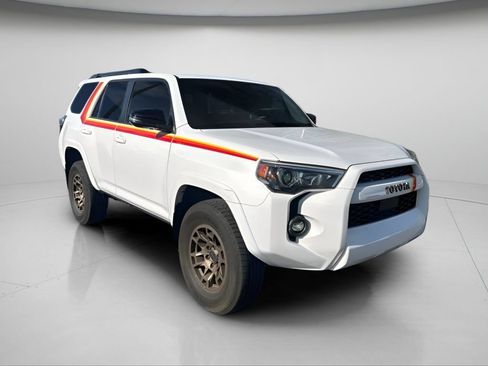 Used 2023 Toyota 4Runner 40th Anniversary SE AWD/4WD image 2