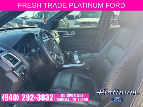 Used 2015 Ford Explorer XLT w/ Equipment Group 202B FWD image 7