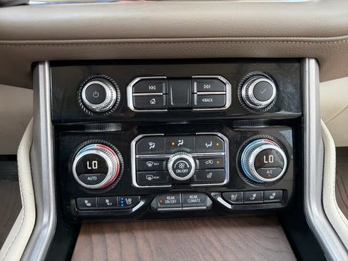 Used 2023 GMC Yukon Denali w/ Denali Reserve Package AWD/4WD image 14