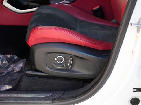 Used 2022 Jaguar F-PACE SVR image 24