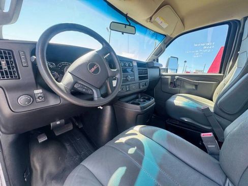 Used 2022 GMC Savana 3500 Extended w/ Power Convenience Package RWD image 10