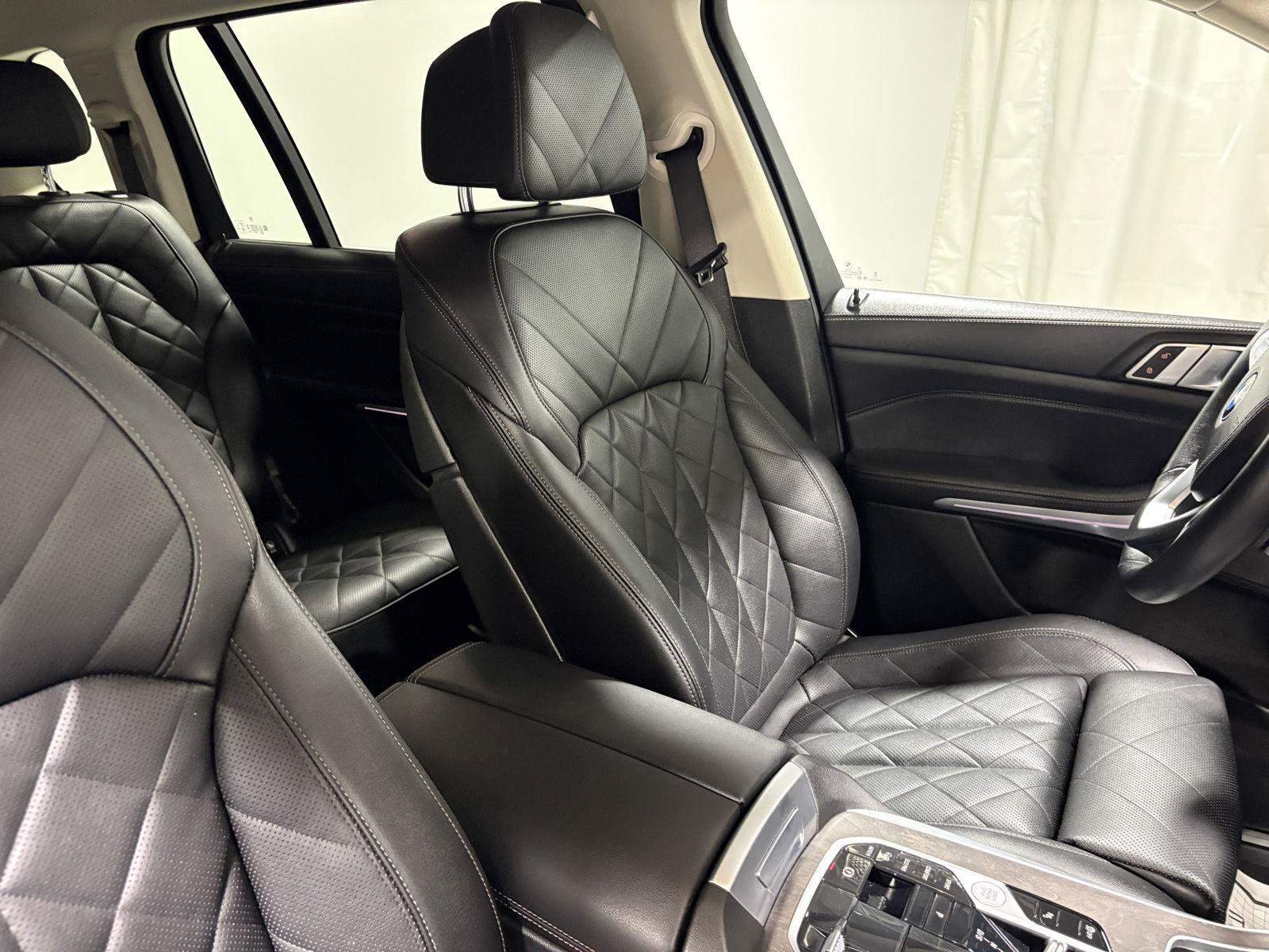 Used 2024 BMW X7 xDrive40i w/ Premium Package AWD/4WD image 34