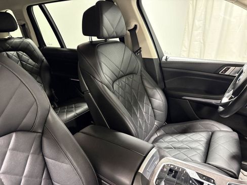 Used 2024 BMW X7 xDrive40i w/ Premium Package AWD/4WD image 34
