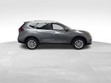 Used 2018 Nissan Rogue SV image 4