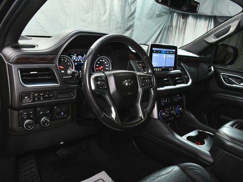Used 2021 Chevrolet Suburban Z71 w/ Z71 Off-Road Package AWD/4WD image 20