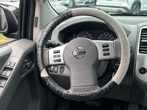 Used 2017 Nissan Frontier SV w/ SV Value Truck Package RWD image 18