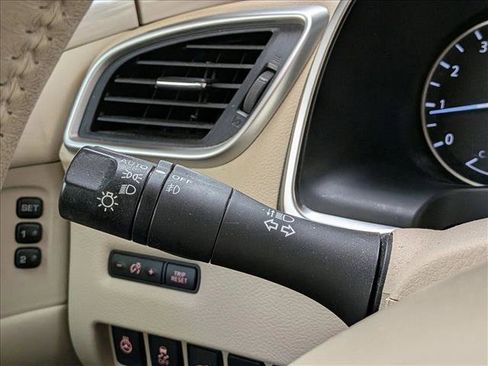Used 2018 Nissan Murano SL w/ Moonroof Package FWD image 10