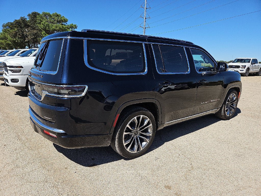 Used 2023 Jeep Grand Wagoneer Series III AWD/4WD image 8