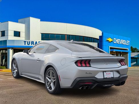 Used 2024 Ford Mustang GT Premium RWD image 3