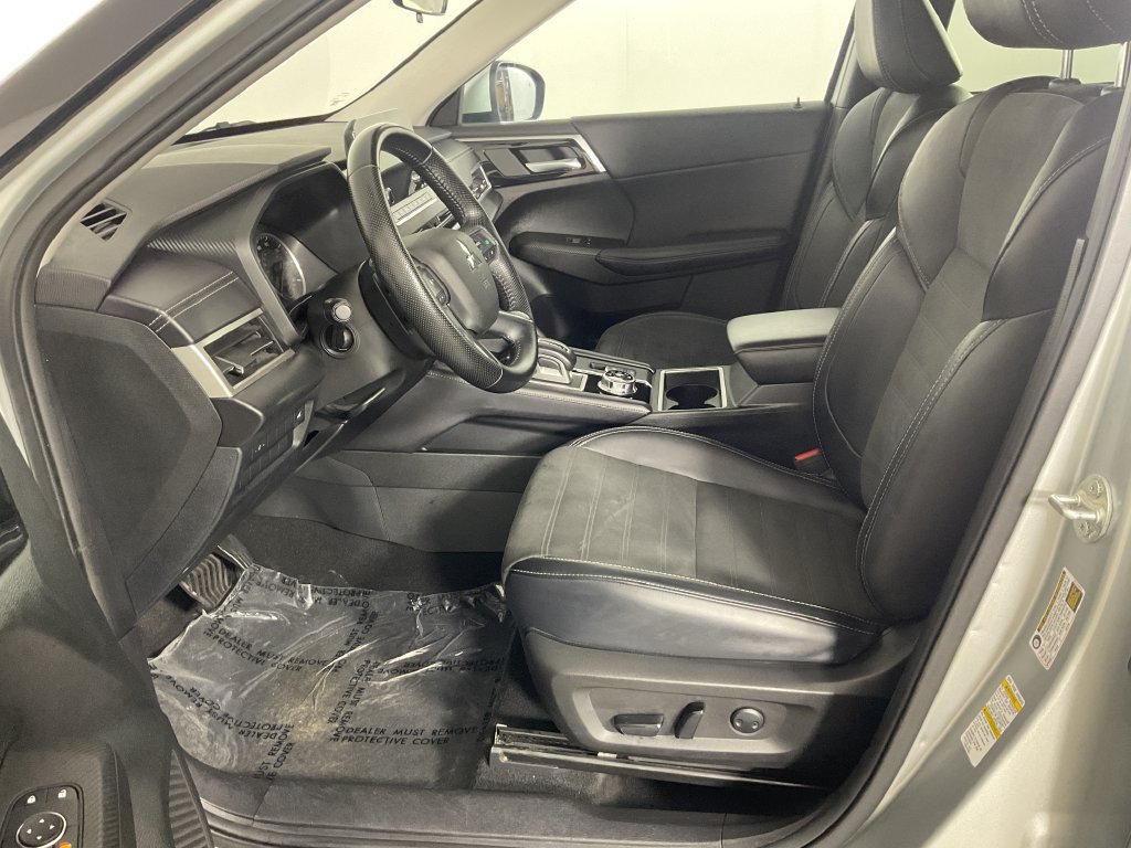 Used 2024 Mitsubishi Outlander SE AWD/4WD image 17
