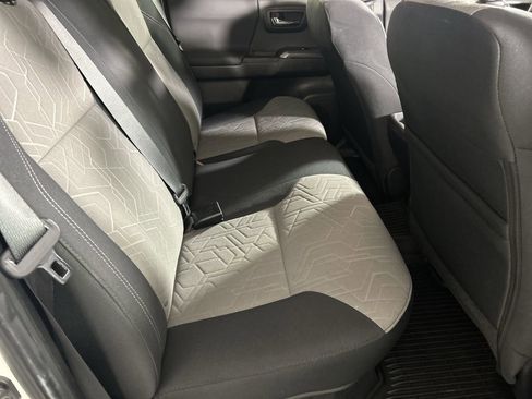 Used 2022 Toyota Tacoma TRD Sport image 25