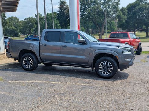 Used 2024 Nissan Frontier SL w/ Technology Package AWD/4WD image 9