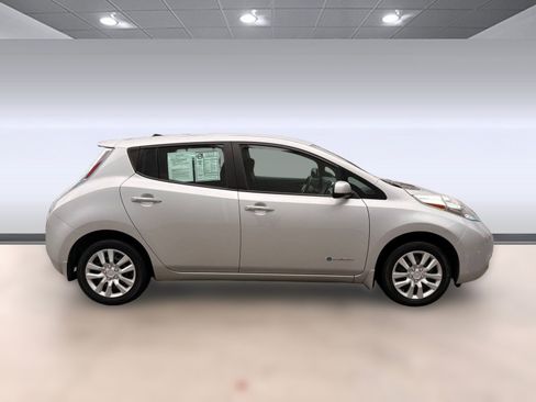 Used 2013 Nissan Leaf S image 8