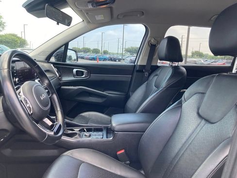 Used 2022 Kia Sorento S FWD image 9