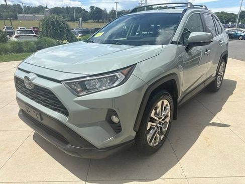 Used 2019 Toyota RAV4 XLE Premium w/ Cold Weather Package AWD/4WD image 3