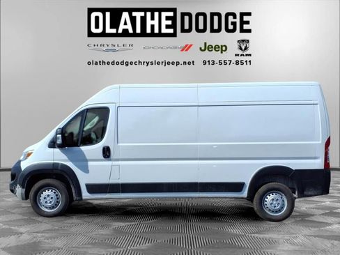 New 2025 RAM ProMaster 2500 w/ Convenience Group image 17