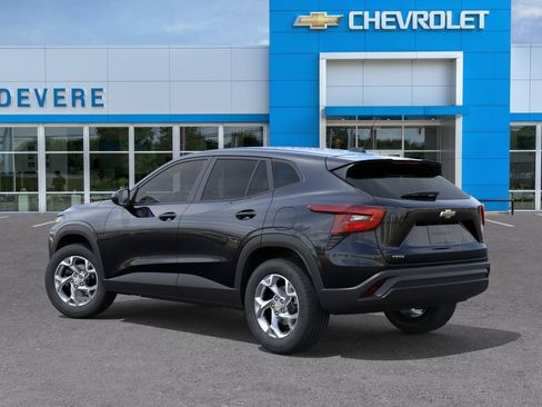 New 2026 Chevrolet Trax LS w/ LS Convenience Package FWD image 3