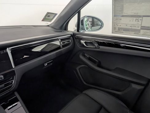 New 2026 Porsche Macan image 23