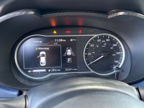 Used 2025 Nissan Versa SV FWD image 38