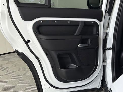 New 2026 Land Rover Defender 110 X-Dynamic SE image 26