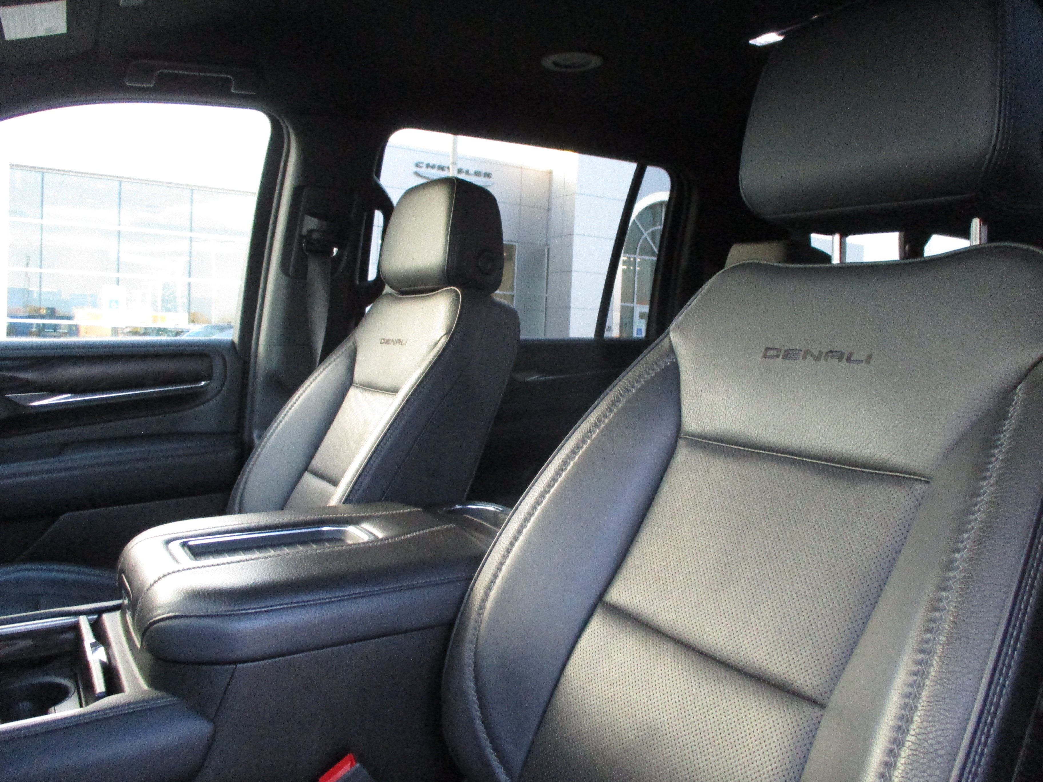 Used 2022 GMC Yukon XL Denali w/ Max Trailering Package AWD/4WD image 37