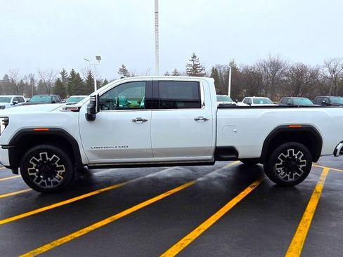 New 2025 GMC Sierra 2500 Denali w/ Denali Reserve Package AWD/4WD image 4