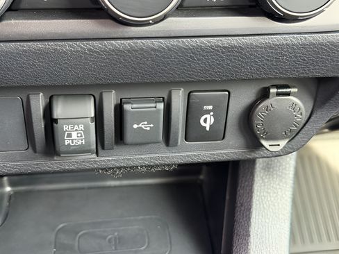Used 2023 Toyota Tacoma TRD Off-Road AWD/4WD image 10