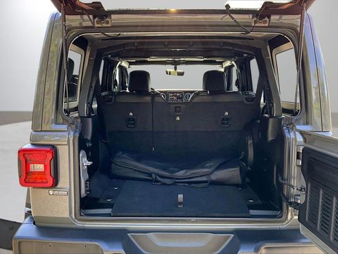 Certified 2022 Jeep Wrangler Unlimited Sahara AWD/4WD image 25