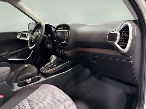 Used 2022 Kia Soul LX FWD image 13