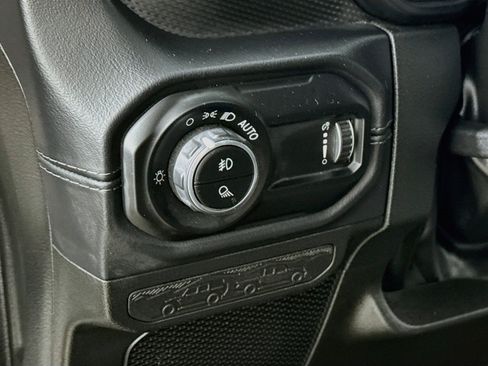 Used 2026 Jeep Gladiator Mojave AWD/4WD image 12
