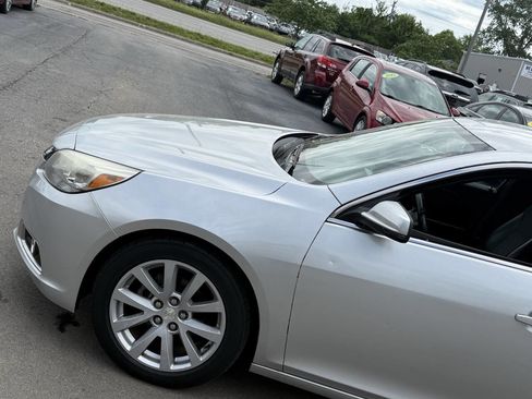 Used 2015 Chevrolet Malibu LT FWD image 2