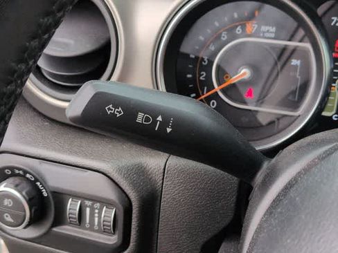 Used 2021 Jeep Gladiator Sport AWD/4WD image 26