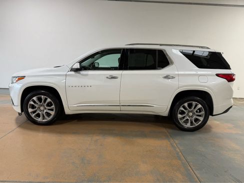 Used 2021 Chevrolet Traverse Premier AWD/4WD image 2