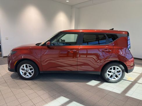 Used 2023 Kia Soul LX w/ Option Group 015 image 2