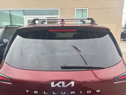 Used 2023 Kia Telluride EX w/ EX Captain's Chair Package image 6