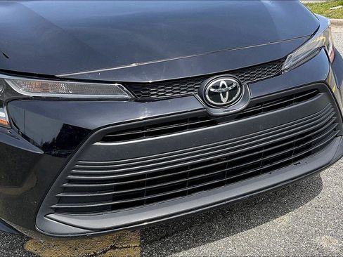 Used 2024 Toyota Corolla LE FWD image 28
