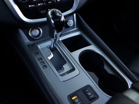 Used 2024 Nissan Murano SV image 19