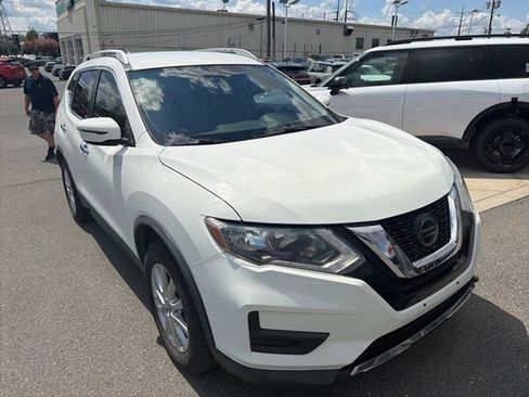 Used 2019 Nissan Rogue SV AWD/4WD image 2