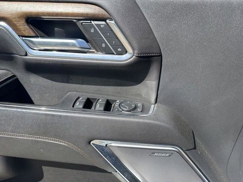Used 2024 Chevrolet Silverado 2500 High Country w/ Technology Package AWD/4WD image 9