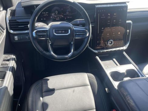 Used 2024 GMC Acadia Elevation image 10