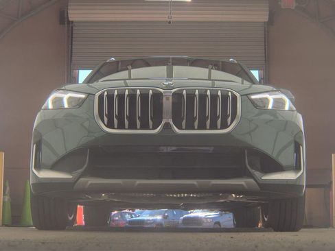 Used 2025 BMW X1 xDrive28i image 9